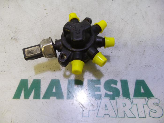 Usagé Système d'injection Renault Kangoo Express (FC) 1.5 dCi 65 Prix € 50,00 Règlement à la marge proposé par Maresia Parts
