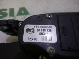 Gaspedalposition Sensor van een Alfa Romeo 159 (939AX) 1.9 JTDm 16V 2006