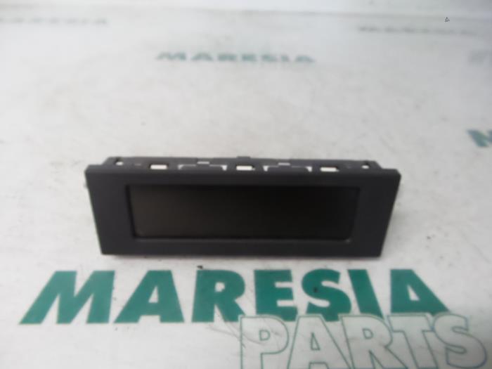 Begagnade Innerdisplay Citroen DS3 (SA) 1.4 HDi Pris € 40,00 Marginaltabell erbjuds av Maresia Parts