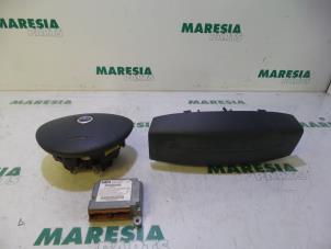 Używane Zestaw + Modul poduszki powietrznej Fiat Doblo (223A/119) 1.6 16V Cena € 210,00 Procedura marży oferowane przez Maresia Parts