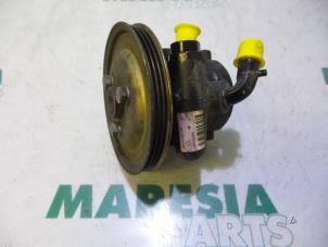 Used Power steering pump Fiat Doblo (223A/119) 1.6 16V Price € 40,00 Margin scheme offered by Maresia Parts