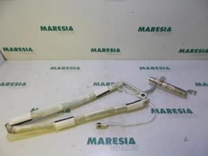 Used Roof curtain airbag, right Renault Clio III (BR/CR) 1.6 16V Price € 50,00 Margin scheme offered by Maresia Parts