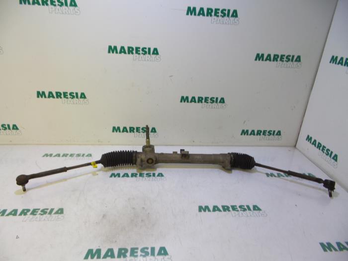 Begagnade Styrbox Fiat Punto II (188) 1.2 16V Pris € 35,00 Marginaltabell erbjuds av Maresia Parts