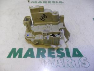 Used Rear door mechanism 4-door, right Fiat Bravo (198A) 1.4 MultiAir 16V Price € 30,00 Margin scheme offered by Maresia Parts