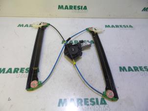 Usagé Mécanique vitre 4portes avant droite Fiat Stilo MW (192C) 1.6 16V Prix € 35,00 Règlement à la marge proposé par Maresia Parts
