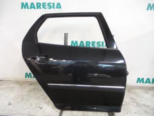 Używane Drzwi prawe tylne wersja 4-drzwiowa Peugeot 407 SW (6E) 2.0 16V Cena € 105,00 Procedura marży oferowane przez Maresia Parts