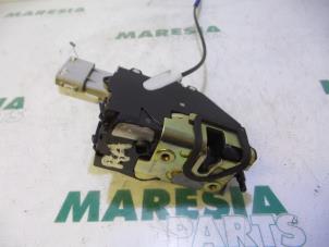 Used Rear door mechanism 4-door, right Peugeot 407 SW (6E) 2.0 16V Price € 25,00 Margin scheme offered by Maresia Parts