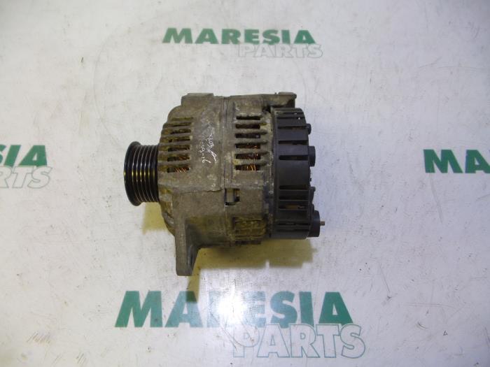 Begagnade Dynamo Renault Megane (EA) 2.0i Pris € 35,00 Marginaltabell erbjuds av Maresia Parts