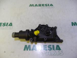 Used Thermostat housing Renault Clio III (BR/CR) 1.6 16V Price € 50,00 Margin scheme offered by Maresia Parts
