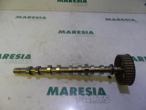 Used Camshaft Renault Clio III (BR/CR) 1.6 16V Price € 60,00 Margin scheme offered by Maresia Parts
