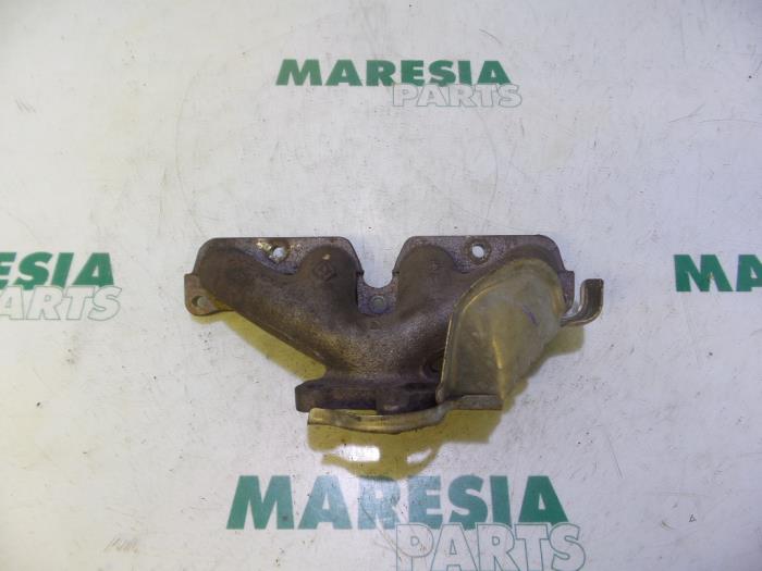 Gebrauchte Abgaskrümmer Renault Clio III Estate/Grandtour (KR) 1.2 16V TCE 100 Preis € 60,00 Margenregelung angeboten von Maresia Parts