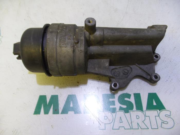Gebrauchte Ölfilterhalter Peugeot 207 SW (WE/WU) 1.4 16V Vti Preis € 40,00 Margenregelung angeboten von Maresia Parts
