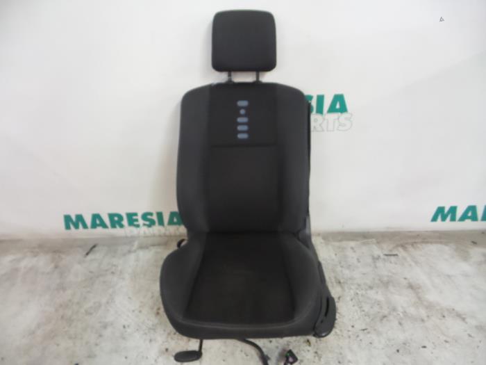 Gebrauchte Sitz links Renault Megane II Grandtour (KM) 1.5 dCi 105 FAP Preis € 75,00 Margenregelung angeboten von Maresia Parts