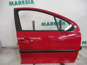 Używane Drzwi prawe przednie wersja 4-drzwiowa Peugeot 207 SW (WE/WU) 1.4 Cena € 75,00 Procedura marży oferowane przez Maresia Parts
