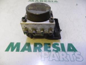Used ABS pump Renault Megane II Grandtour (KM) 1.5 dCi 105 FAP Price € 105,00 Margin scheme offered by Maresia Parts