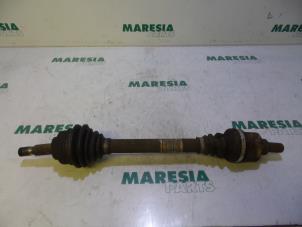Used Front drive shaft, left Peugeot 407 SW (6E) 2.0 16V Price € 131,25 Margin scheme offered by Maresia Parts