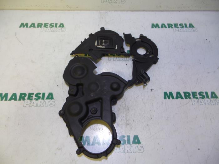 Usagé Couvercle de distribution Peugeot Expert (G9) 1.6 HDi 90 Prix € 20,00 Règlement à la marge proposé par Maresia Parts
