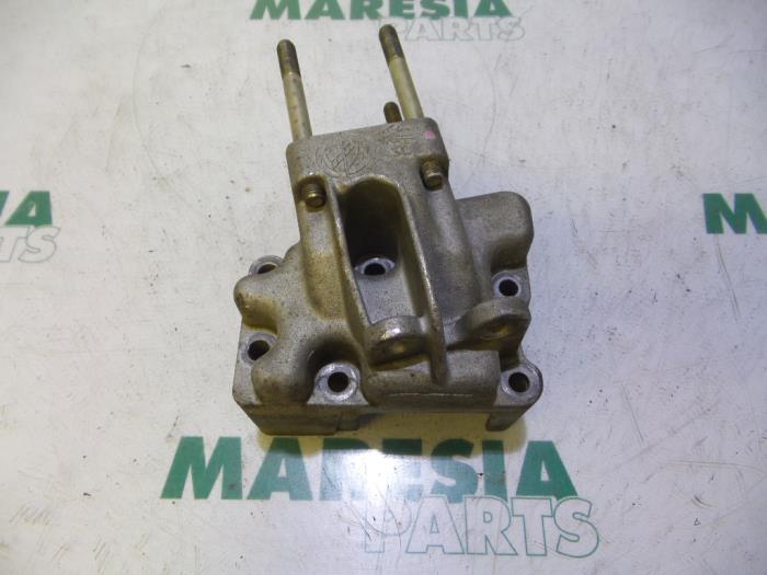 Usagé Support moteur Fiat Stilo (192A/B) 1.2 16V 3-Drs. Prix € 20,00 Règlement à la marge proposé par Maresia Parts