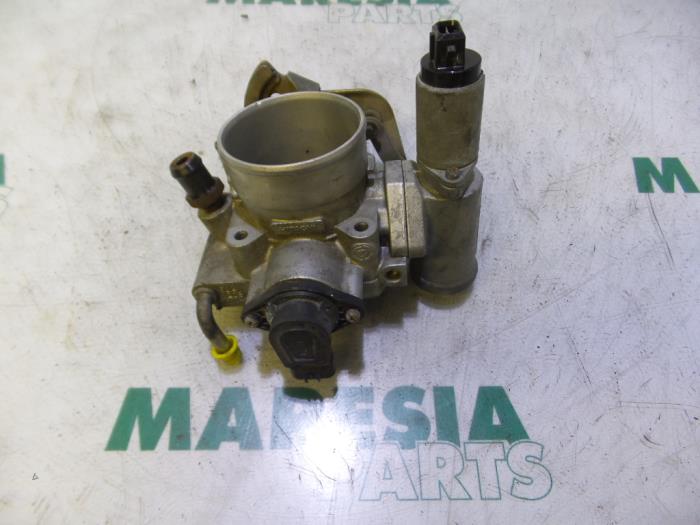 Gebrauchte Drosselklappengehäuse Fiat Barchetta (183) 1.8 16V Preis € 105,00 Margenregelung angeboten von Maresia Parts