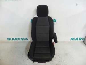Used Seat, right Peugeot 307 SW (3H) 2.0 16V Price € 85,00 Margin scheme offered by Maresia Parts