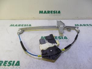 Używane Mechanizm szyby lewej przedniej wersja 4-drzwiowa Peugeot 307 (3A/C/D) 1.6 16V Cena € 45,00 Procedura marży oferowane przez Maresia Parts