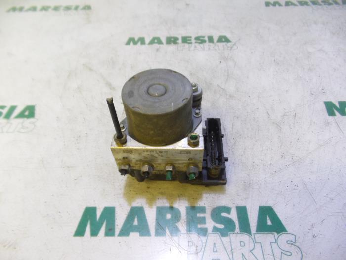 Gebrauchte ABS Pumpe Renault Clio III (BR/CR) 1.4 16V Preis € 65,00 Margenregelung angeboten von Maresia Parts