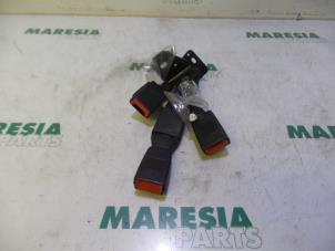 Used Rear seatbelt buckle, centre Peugeot 3008 I (0U/HU) 1.6 VTI 16V Price € 50,00 Margin scheme offered by Maresia Parts