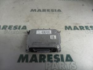 Używane Starter ksenonowy Renault Laguna III (BT) 2.0 dCiF 16V 150 Cena € 75,00 Procedura marży oferowane przez Maresia Parts
