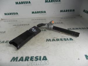 Used Seatbelt tensioner, right Renault Laguna III (BT) 2.0 dCiF 16V 150 Price € 35,00 Margin scheme offered by Maresia Parts