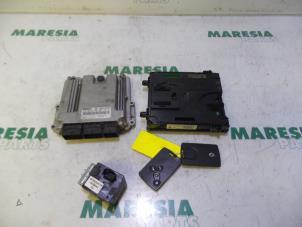 Używane Komputer sterowania silnika Renault Laguna III (BT) 2.0 dCiF 16V 150 Cena € 236,25 Procedura marży oferowane przez Maresia Parts