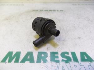 Used Water pump Renault Laguna III (BT) 2.0 dCiF 16V 150 Price € 25,00 Margin scheme offered by Maresia Parts