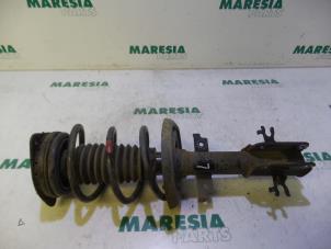 Used Front shock absorber rod, left Renault Laguna III (BT) 2.0 dCiF 16V 150 Price € 70,00 Margin scheme offered by Maresia Parts