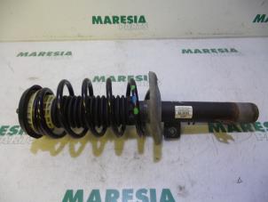 Used Front shock absorber rod, right Peugeot 207/207+ (WA/WC/WM) 1.6 16V VTRi Price € 30,00 Margin scheme offered by Maresia Parts