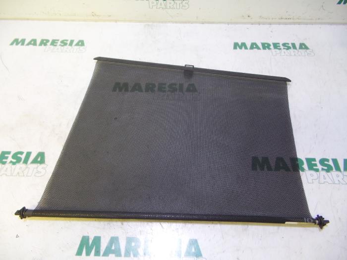 Gebrauchte Rollo links Renault Megane II Grandtour (KM) 1.5 dCi 80 Preis € 30,00 Margenregelung angeboten von Maresia Parts