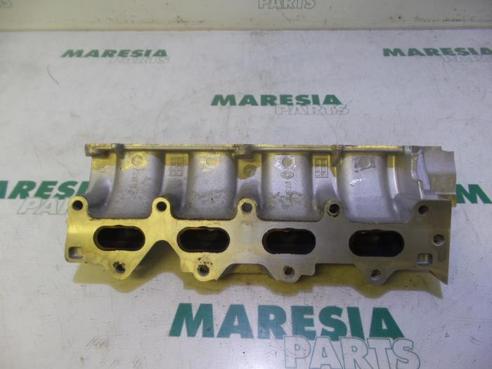 Używane Kolektor dolotowy Renault Scénic I (JA) 1.6 16V Cena € 40,00 Procedura marży oferowane przez Maresia Parts