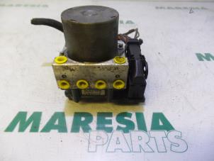 Used ABS pump Renault Megane II Grandtour (KM) 1.5 dCi 80 Price € 75,00 Margin scheme offered by Maresia Parts