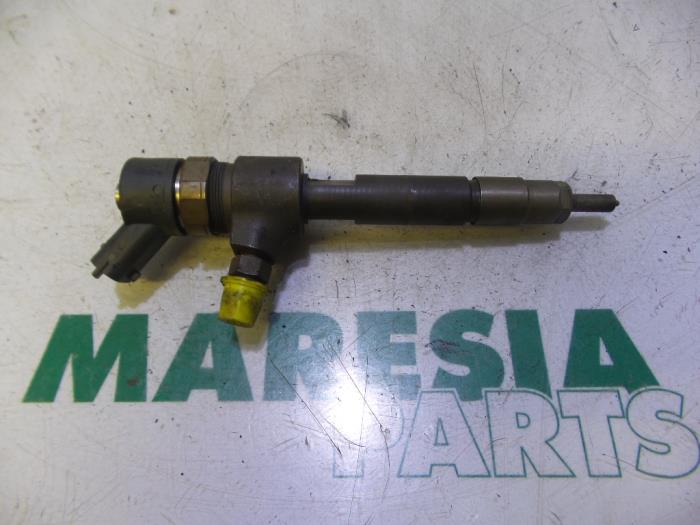 Gebrauchte Einspritzdüse (Diesel) Fiat Doblo Cargo (223) 1.9 JTD Preis € 65,00 Margenregelung angeboten von Maresia Parts