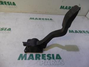 Used Throttle pedal position sensor Peugeot 307 SW (3H) 1.6 HDiF 110 16V Price € 50,00 Margin scheme offered by Maresia Parts