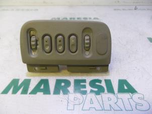 Gebrauchte Schalter Renault Scénic I (JA) 2.0 16V Preis € 20,00 Margenregelung angeboten von Maresia Parts
