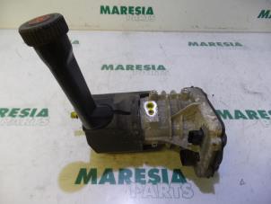 Usagé Pompe de direction Citroen C4 Grand Picasso (UA) 1.8 16V Prix € 157,50 Règlement à la marge proposé par Maresia Parts