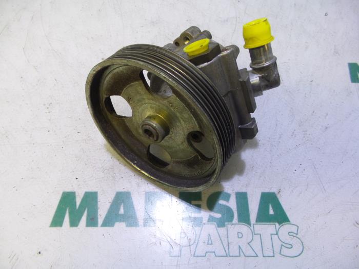 Usagé Pompe de direction Citroen C5 I Break (DE) 2.2 HDi 16V FAP Prix € 50,00 Règlement à la marge proposé par Maresia Parts