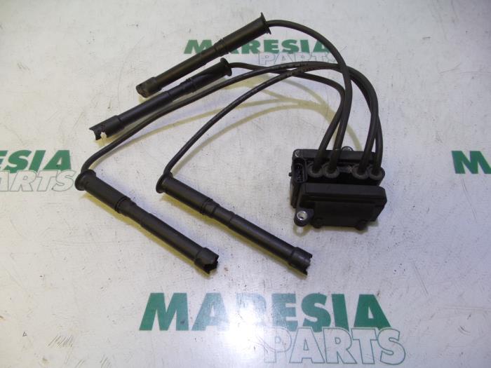 Usagé Bobine Renault Twingo (C06) 1.2 16V Prix € 30,00 Règlement à la marge proposé par Maresia Parts