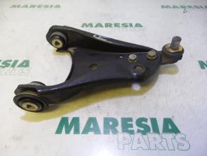 Usagé Bras de suspension bas avant droit Renault Twingo II (CN) 1.2 16V Prix € 25,00 Règlement à la marge proposé par Maresia Parts