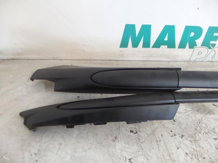 Kit rails de toit d'un Citroën C4 Grand Picasso (UA) 1.8 16V 2007