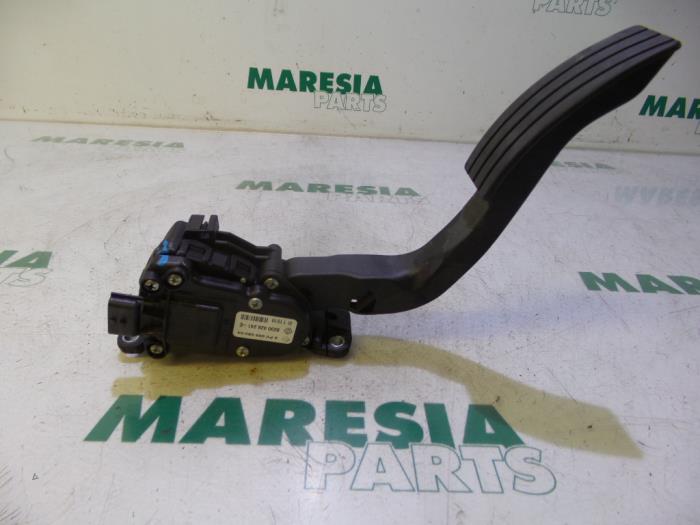 Begagnade Gaspedalsensor Renault Twingo II (CN) 1.2 Pris € 19,95 Marginaltabell erbjuds av Maresia Parts