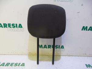 Used Headrest Renault Twingo II (CN) 1.2 16V Price € 25,00 Margin scheme offered by Maresia Parts