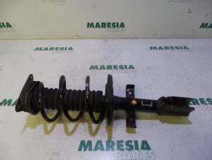Used Front shock absorber rod, left Renault Clio IV (5R) 1.5 Energy dCi 90 FAP Price € 34,00 Margin scheme offered by Maresia Parts
