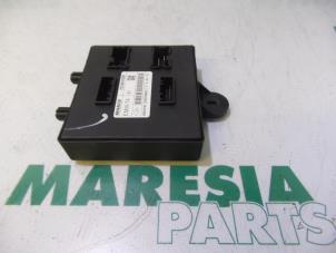 Używane Sterownik Rózne Renault Clio IV (5R) 1.5 Energy dCi 90 FAP Cena € 105,00 Procedura marży oferowane przez Maresia Parts