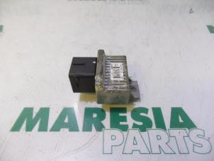 Used Glow plug relay Renault Clio IV (5R) 1.5 Energy dCi 90 FAP Price € 25,00 Margin scheme offered by Maresia Parts