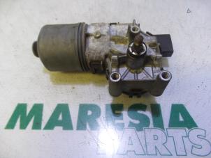 Used Front wiper motor Alfa Romeo 147 (937) 1.9 JTDM 16V Price € 35,00 Margin scheme offered by Maresia Parts